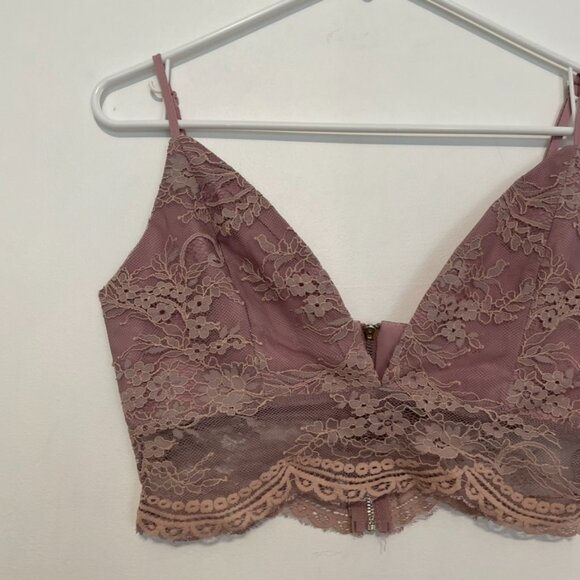 TOBI Lauren Lace Cropped Top Mauve Pink / Purple V-Neck Scalloped Hem Crop Top M - Picture 5 of 16